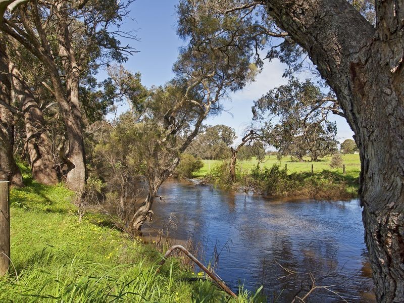 127 Halls Road, Capel WA 6271