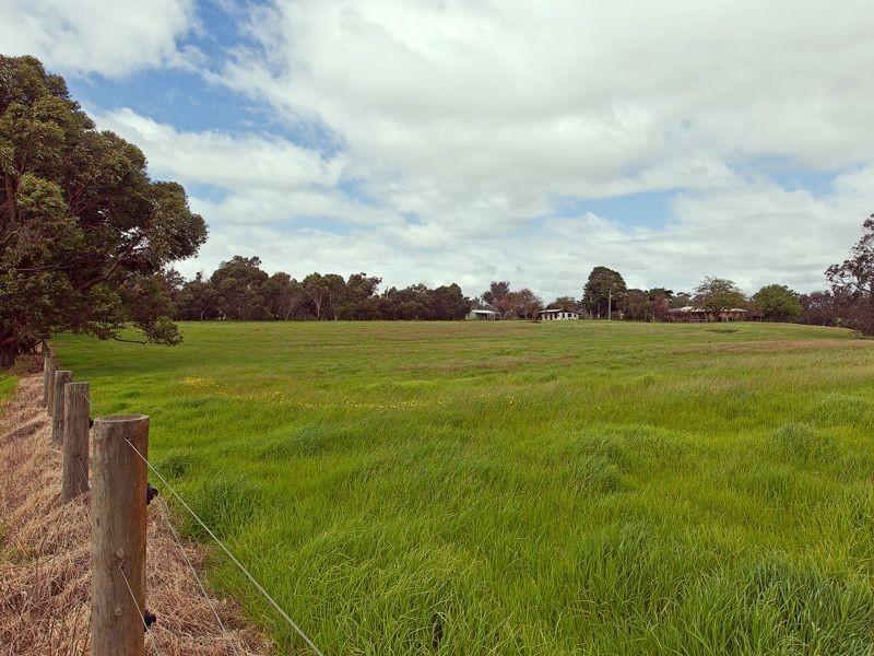 127 Halls Road, Capel WA 6271