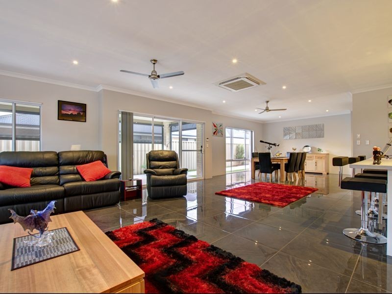 1 Hobby Road, Broadwater WA 6280