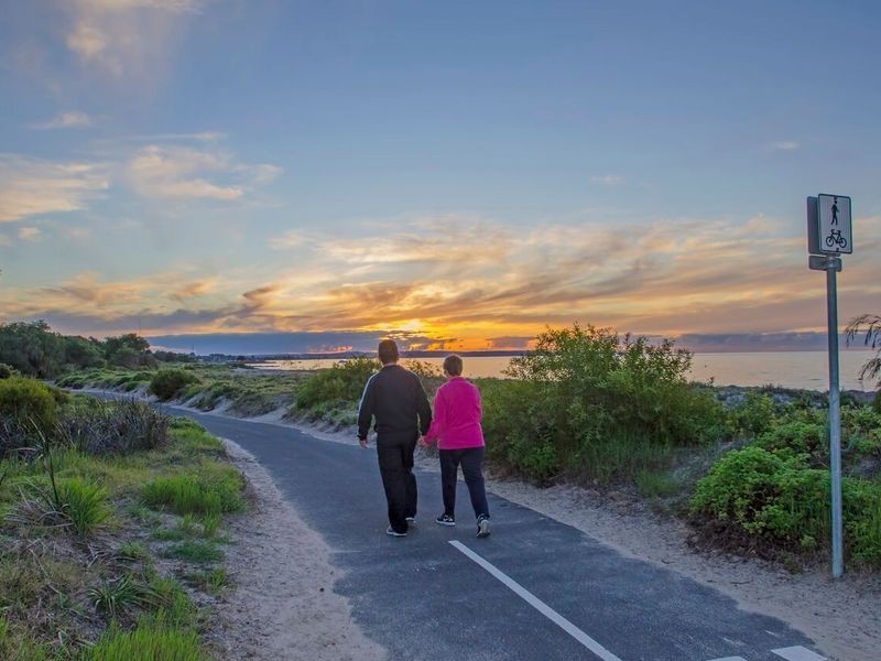 6 Harnett Street, Broadwater WA 6280