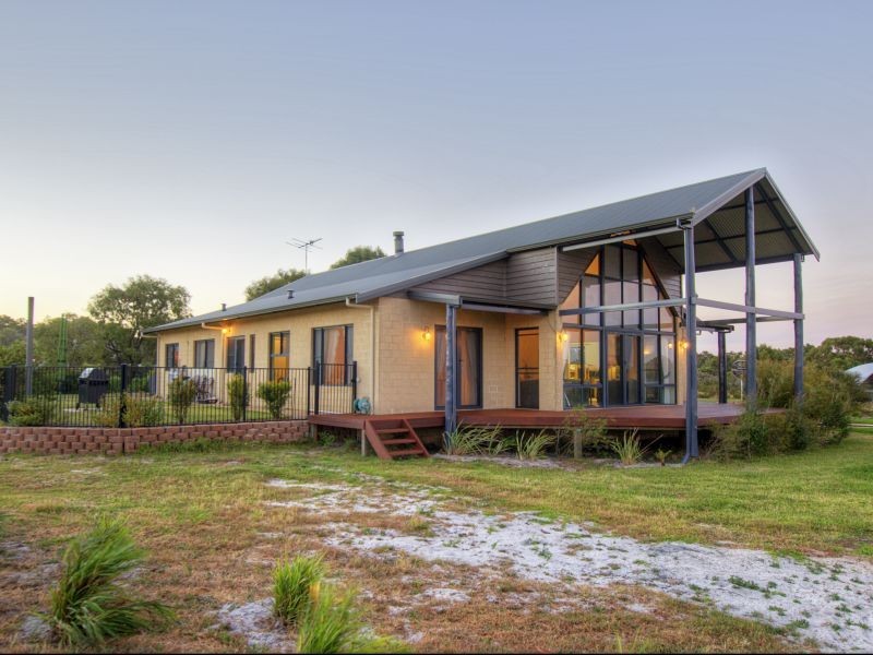 2 Haag Rd, Carbunup River WA 6280