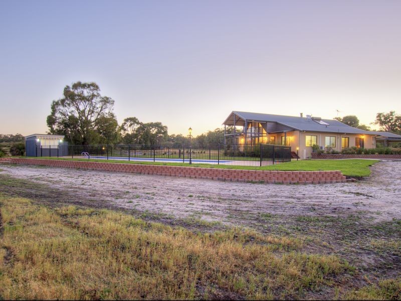 2 Haag Rd, Carbunup River WA 6280