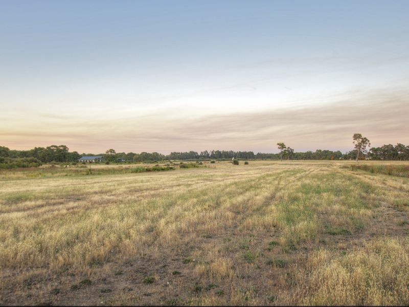 2 Haag Rd, Carbunup River WA 6280
