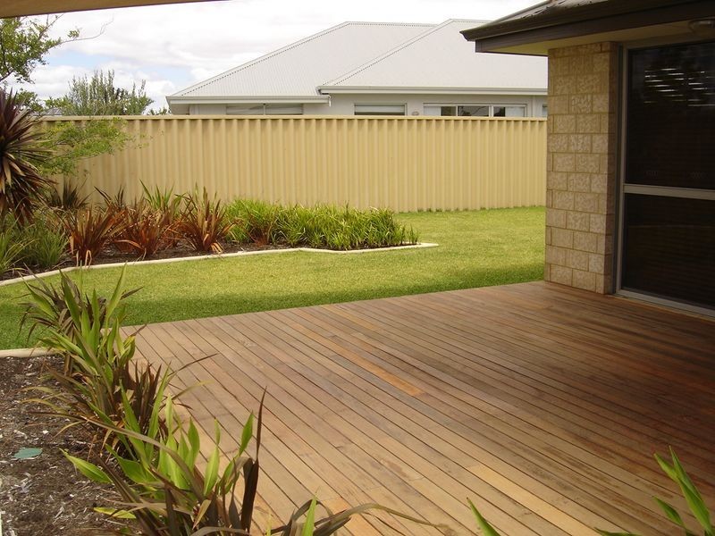 8 Matisse Way, Yalyalup WA 6280