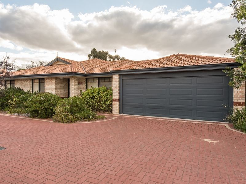 1/2 Glen Eagles Grove, West Busselton WA 6280