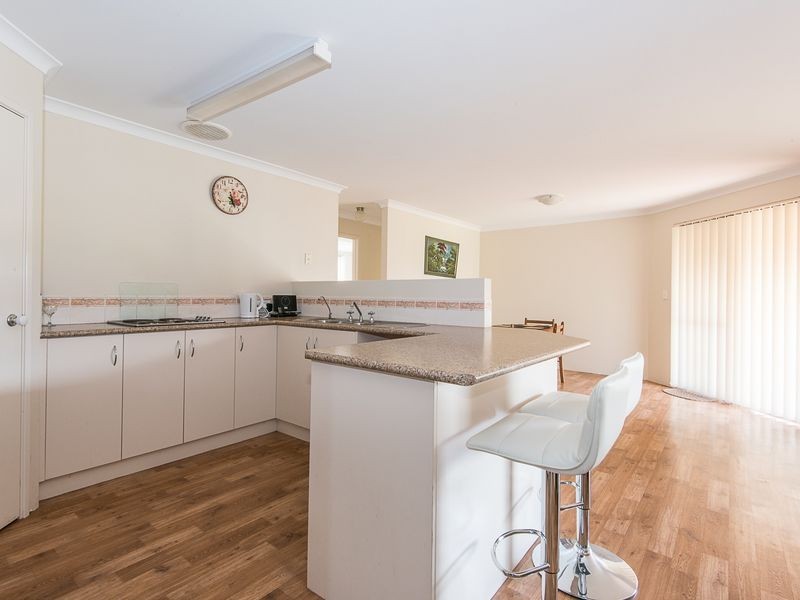 1/2 Glen Eagles Grove, West Busselton WA 6280