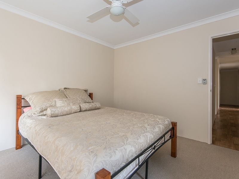 1/2 Glen Eagles Grove, West Busselton WA 6280