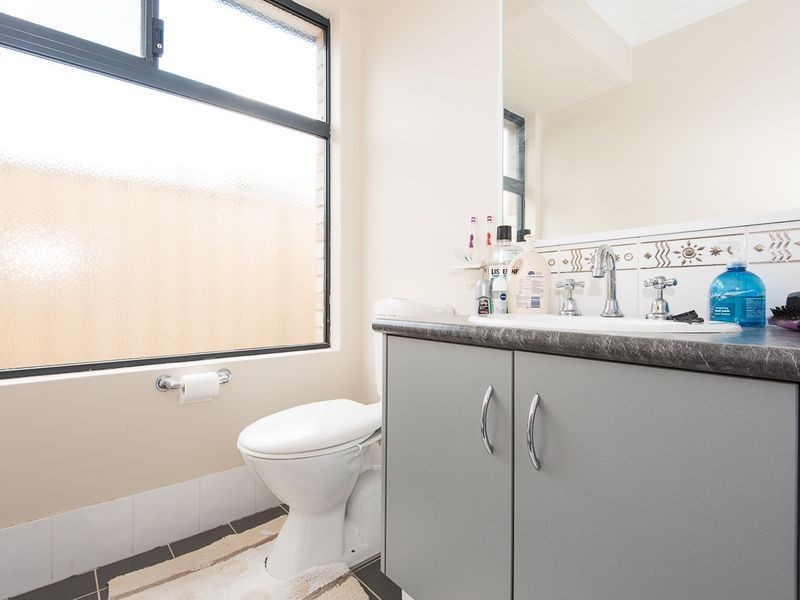 1/2 Glen Eagles Grove, West Busselton WA 6280