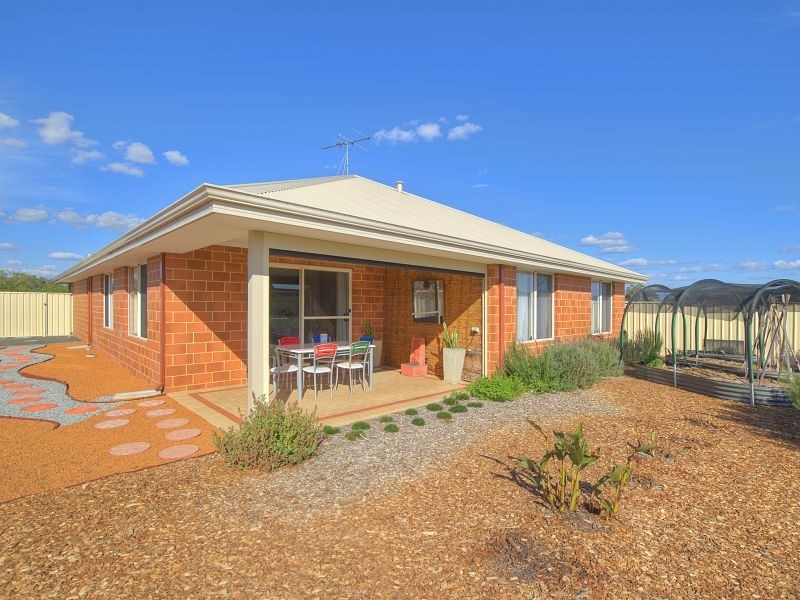 15 Werloo Approach, Capel WA 6271