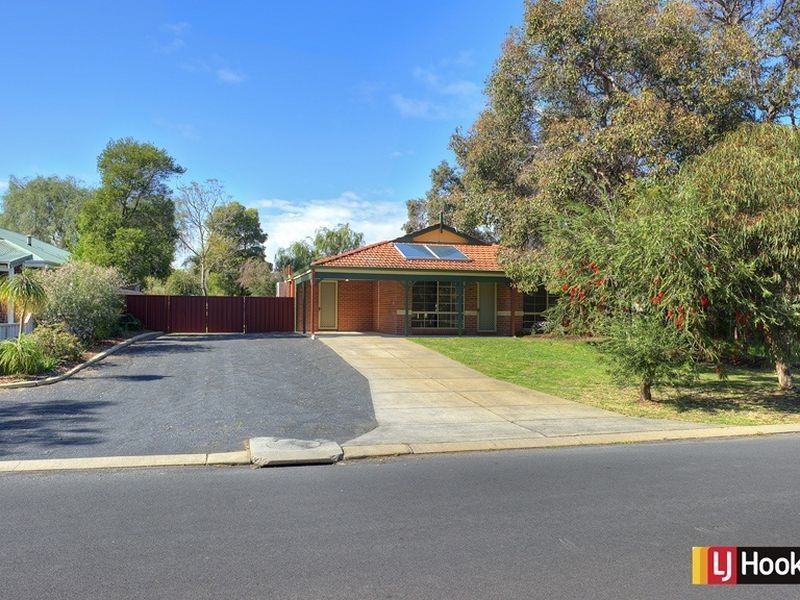 8 Pennyworth Ramble, West Busselton WA 6280