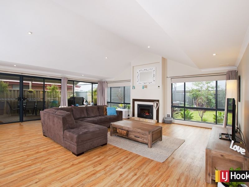 52 Currawong Drive, Broadwater WA 6280