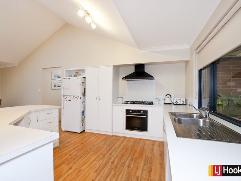 52 Currawong Drive, Broadwater WA 6280