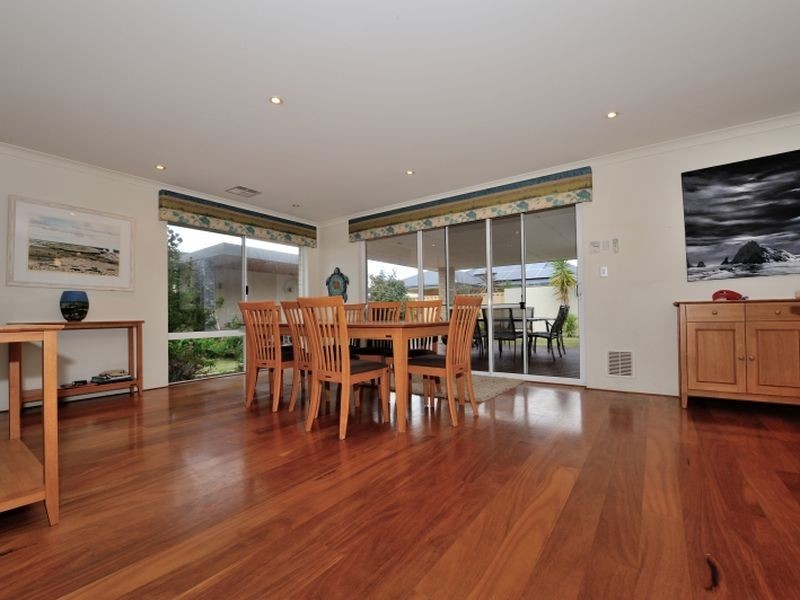15 Nougat Crescent, Yalyalup WA 6280
