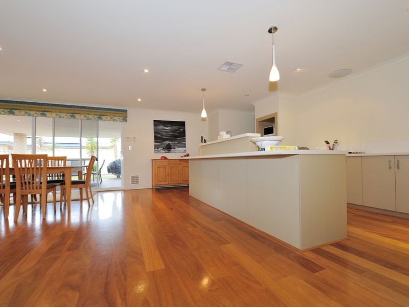 15 Nougat Crescent, Yalyalup WA 6280