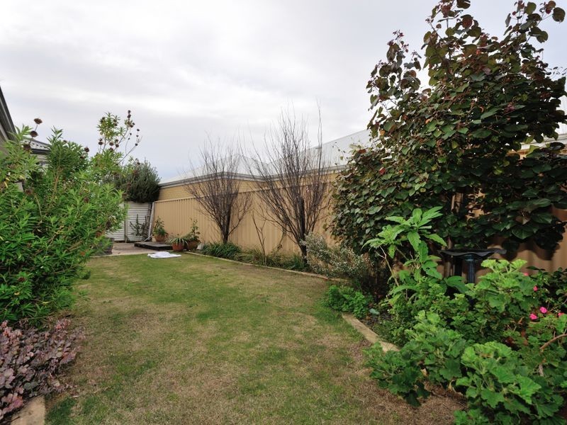 15 Nougat Crescent, Yalyalup WA 6280