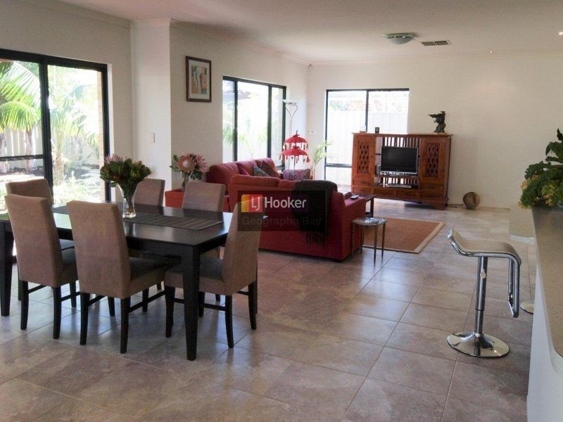 18 Marsupial Bend, Broadwater WA 6280