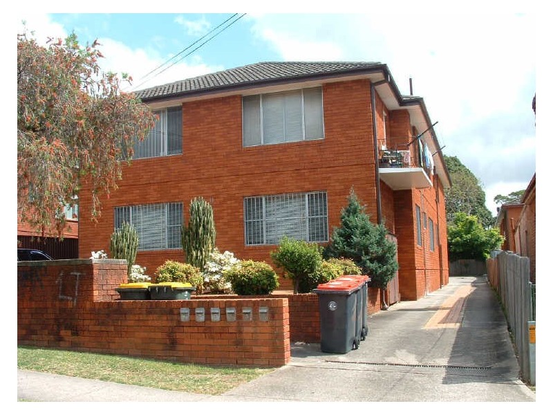 3/11 McKern St, Campsie NSW 2194