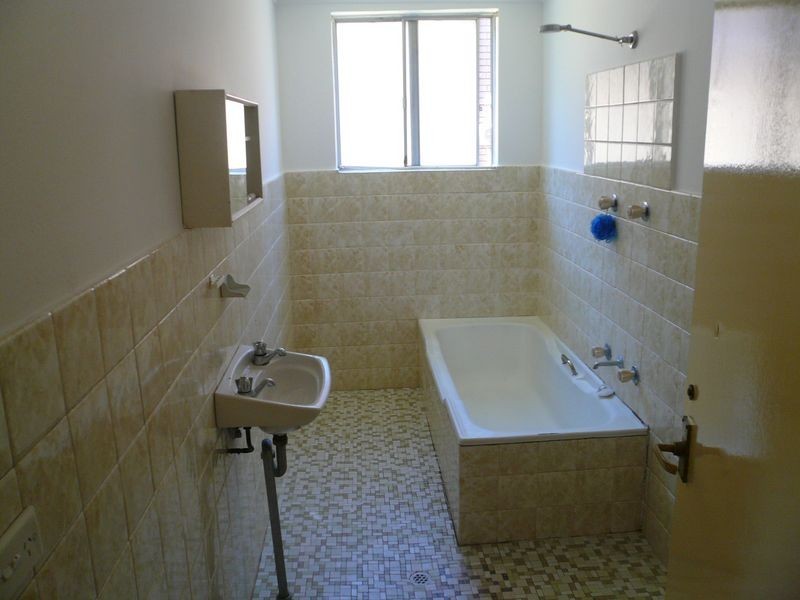 2/72 Ninth Ave, Campsie NSW 2194