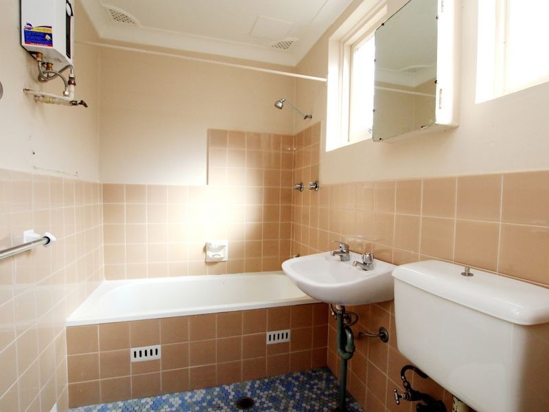 2/12 Fourth Avenue, Campsie NSW 2194