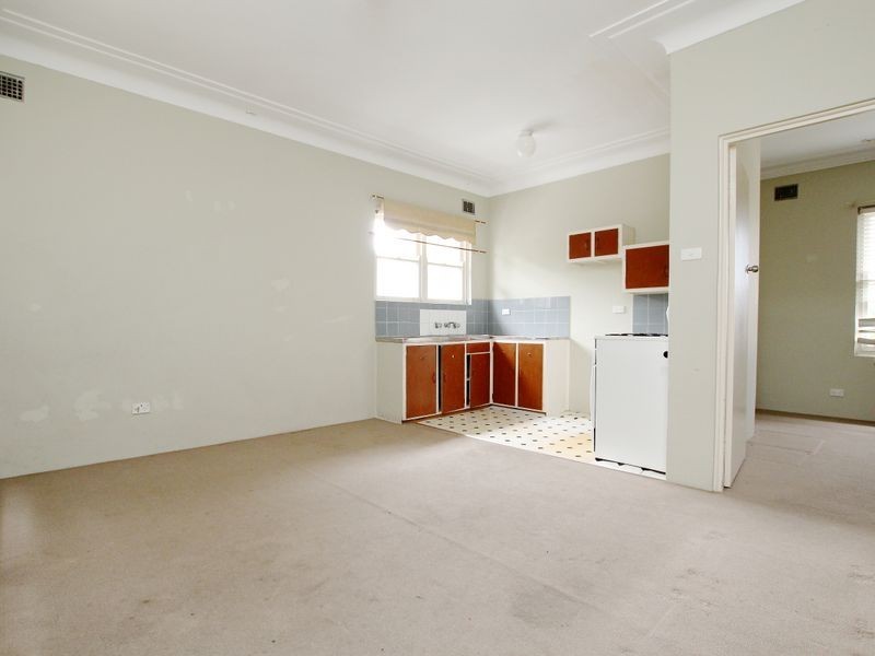 8/18 Eighth Avenue, Campsie NSW 2194