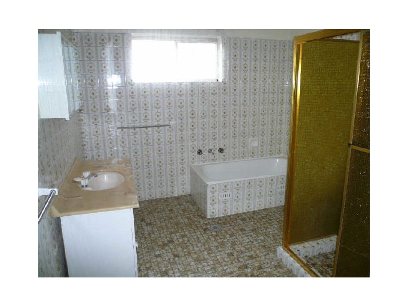 4 Messiter St, Campsie NSW 2194