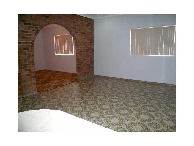 4 Messiter St, Campsie NSW 2194