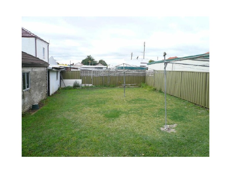 4 Messiter St, Campsie NSW 2194