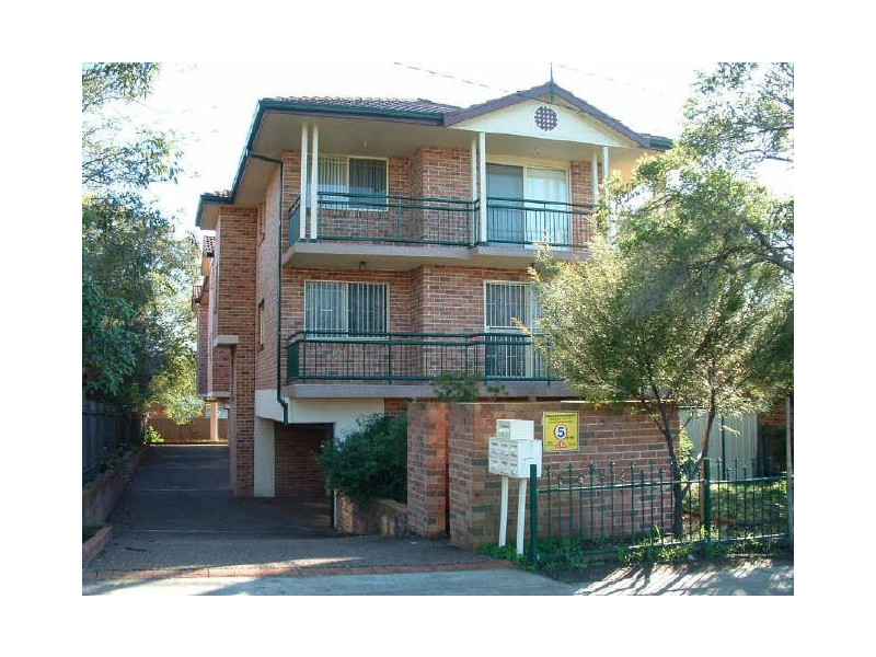 2/26 North Parade, Campsie NSW 2194