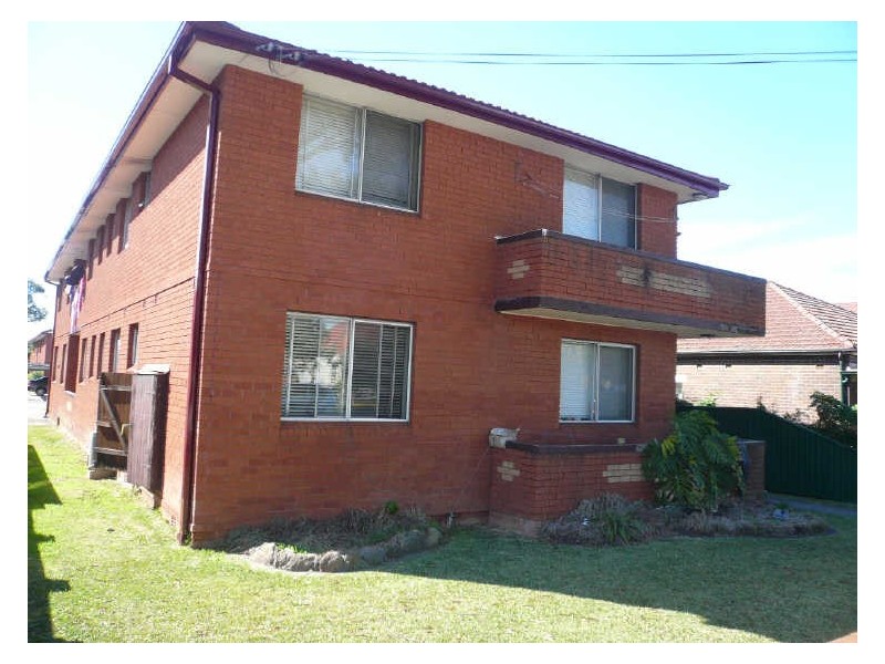 3/4 Oswald Street, Campsie NSW 2194