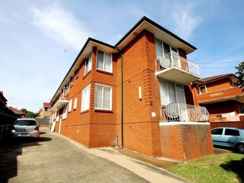 8/6 Beaumont Street, Campsie NSW 2194