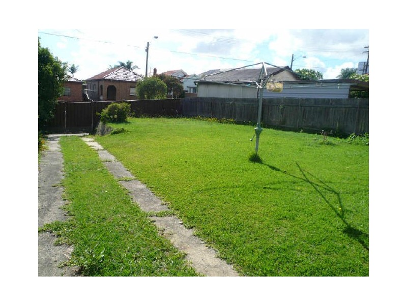 14 Nicholas Avenue, Campsie NSW 2194