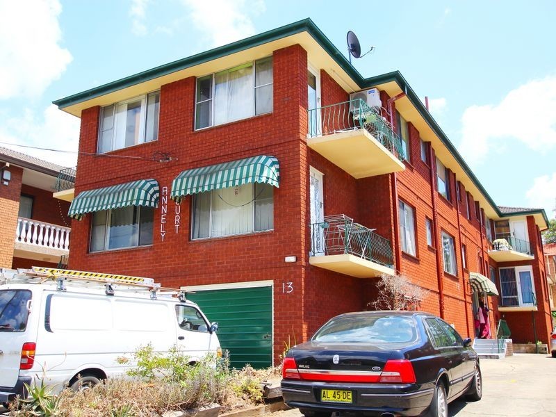 2/13 Mckern Street, Campsie NSW 2194