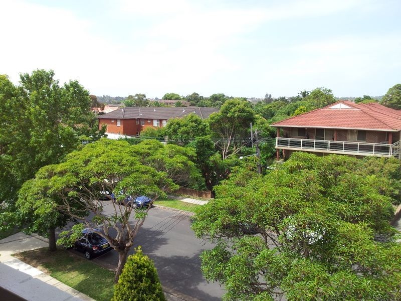 7/10-12 Third Avenue, Campsie NSW 2194