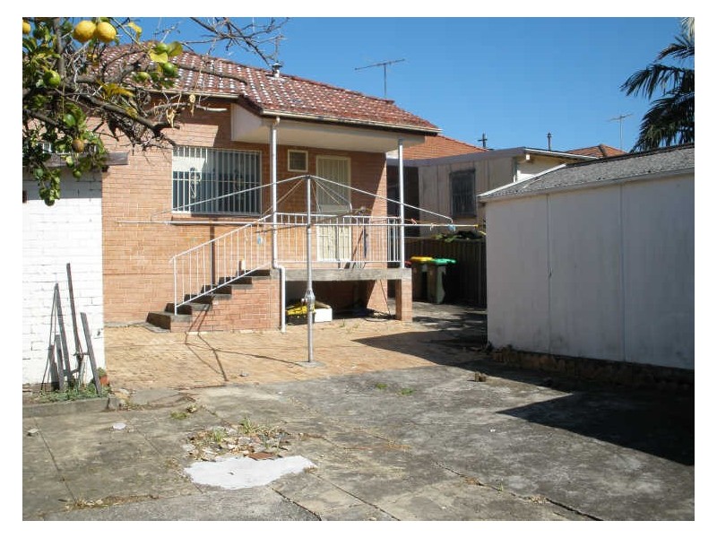 27 Lincoln Street, Campsie NSW 2194