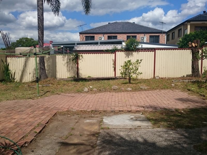 170 Juno Parade, Greenacre NSW 2190