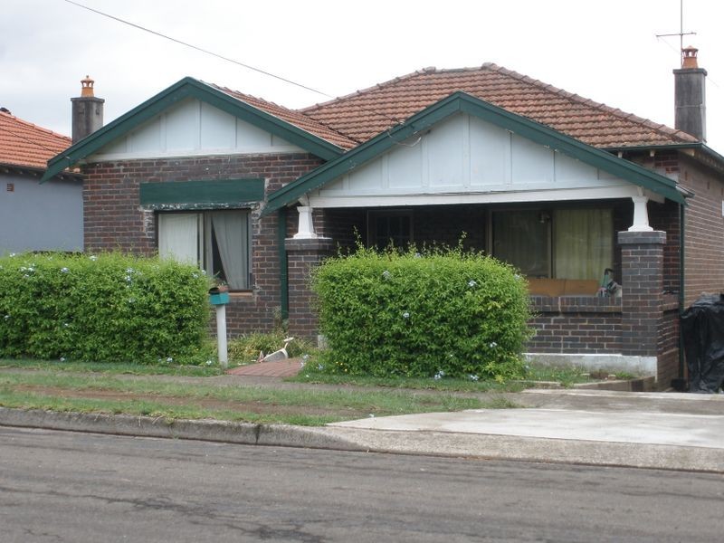 11 Moncur Ave, Belmore NSW 2192