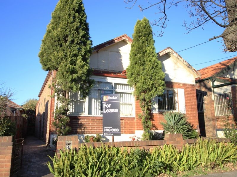 4 Harcourt Ave, Campsie NSW 2194