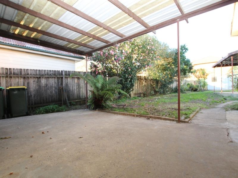 4 Harcourt Ave, Campsie NSW 2194