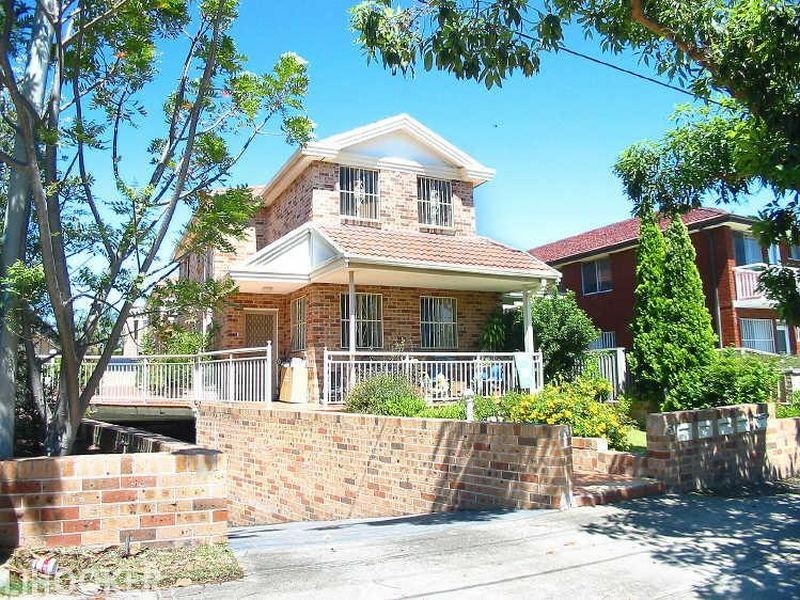 2/51 Gould Street, Campsie NSW 2194