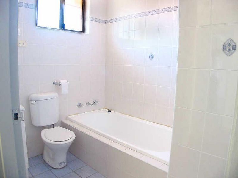 2/51 Gould Street, Campsie NSW 2194