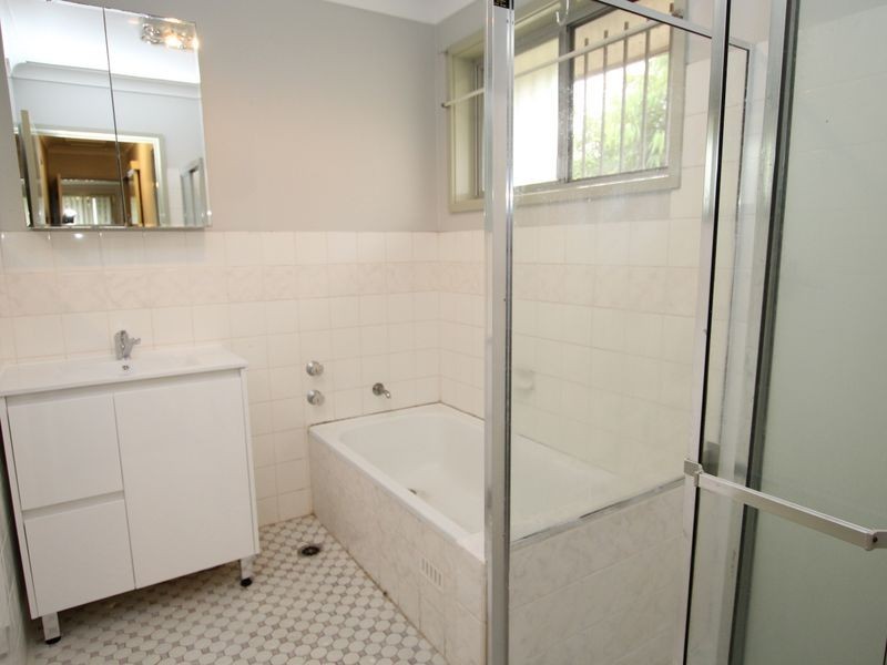 1/2 First Avenue, Campsie NSW 2194