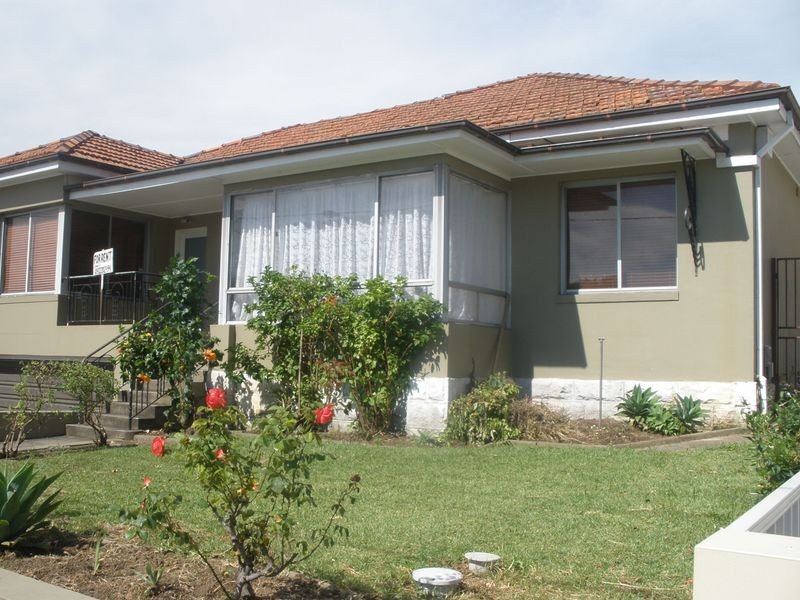 128 Kingsgrove Rd, Kingsgrove NSW 2208