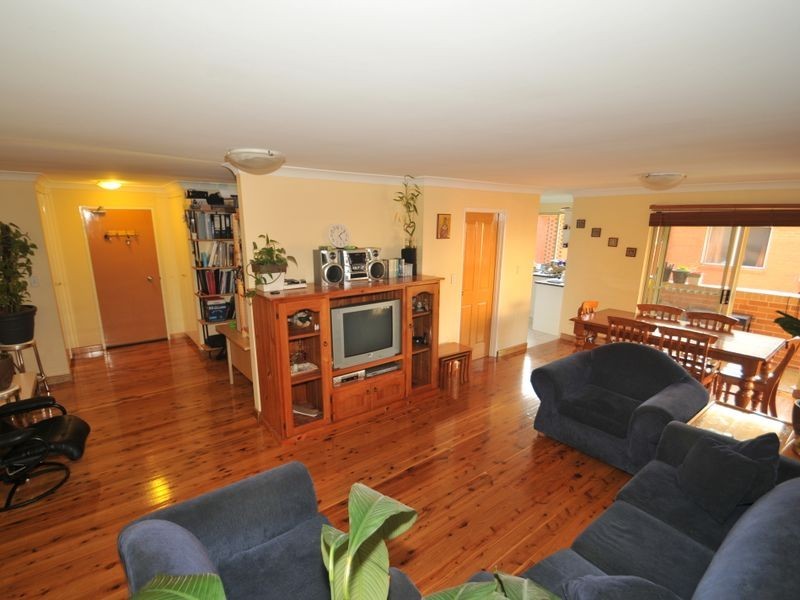 2/23 Third Avenue, Campsie NSW 2194