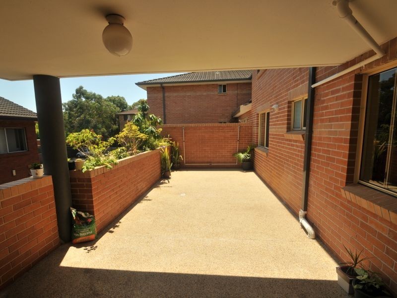 2/23 Third Avenue, Campsie NSW 2194