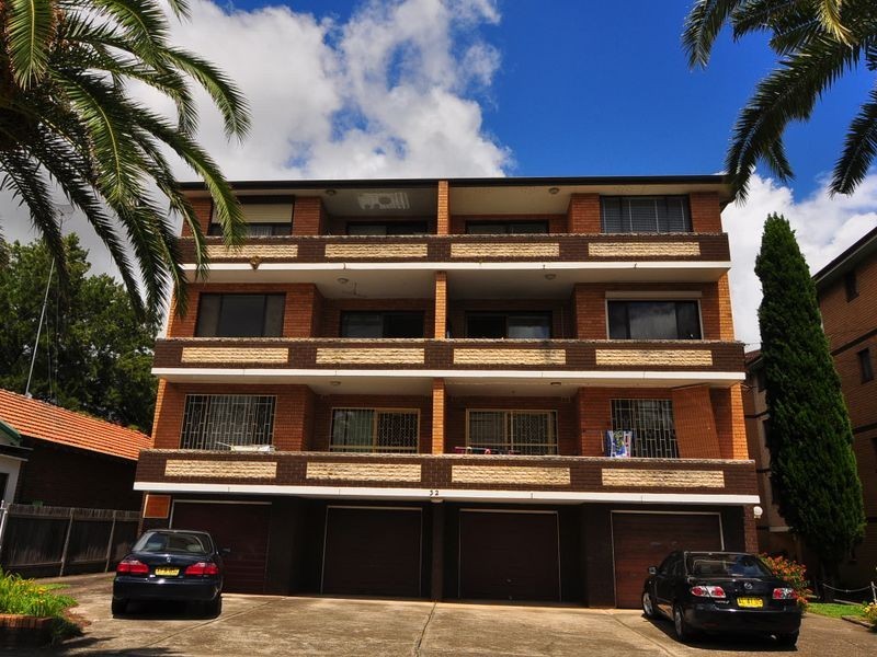 32 Fifth Ave, Campsie NSW 2194