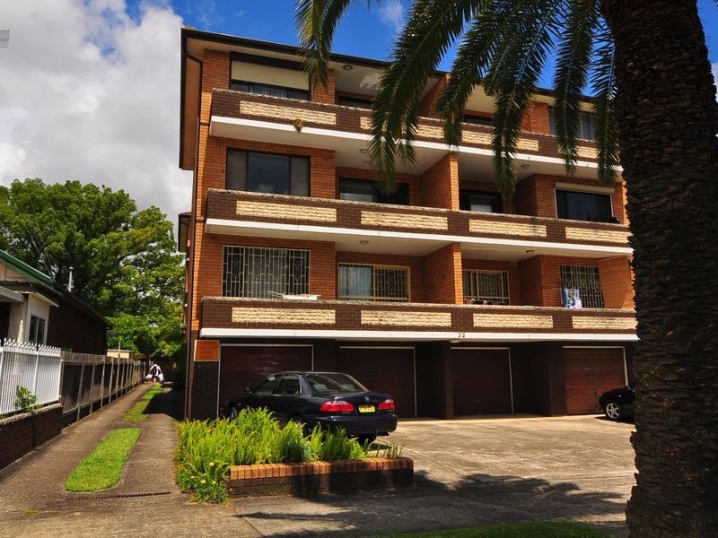 32 Fifth Ave, Campsie NSW 2194