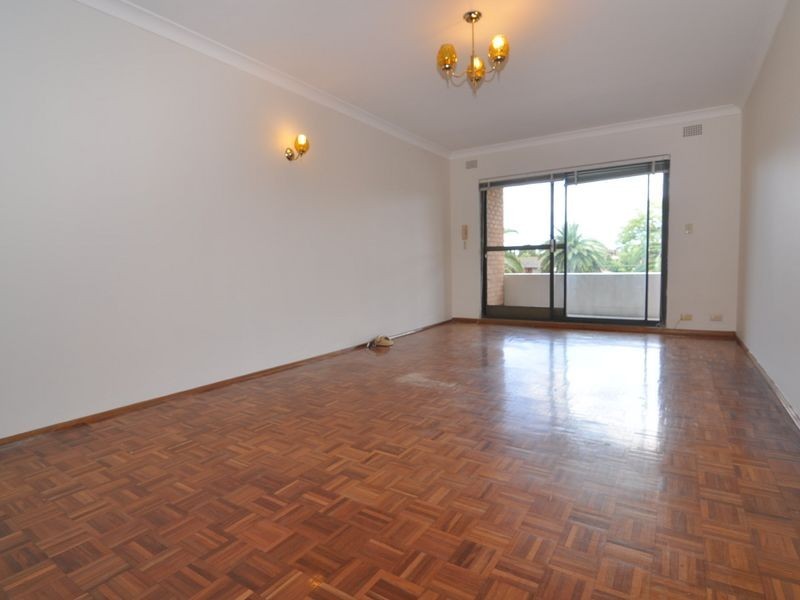 32 Fifth Ave, Campsie NSW 2194