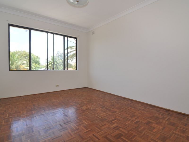 32 Fifth Ave, Campsie NSW 2194