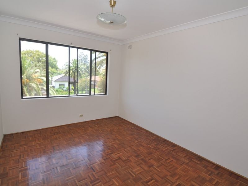 32 Fifth Ave, Campsie NSW 2194