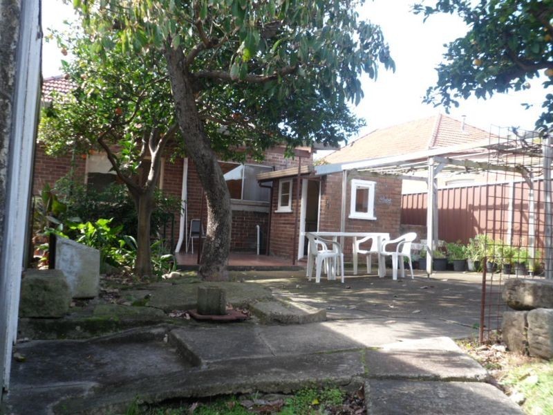 17 Robertson Street, Campsie NSW 2194